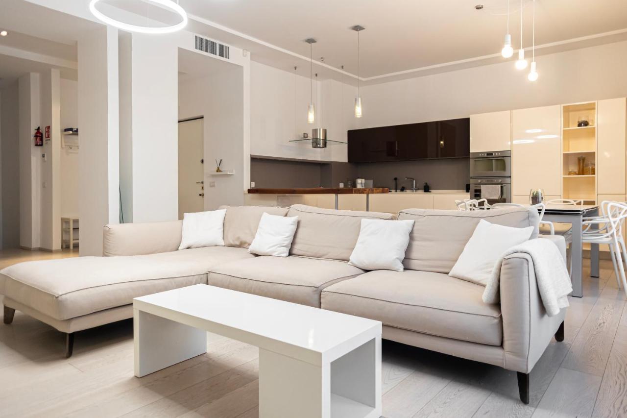 Elegante E Spazioso Quadrilocale In Porta Venezia Milán Exterior foto